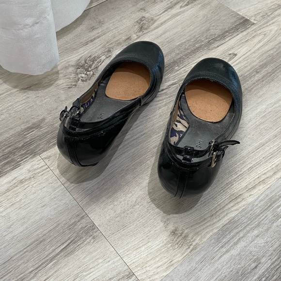 Shoes - Picture 3 of 3